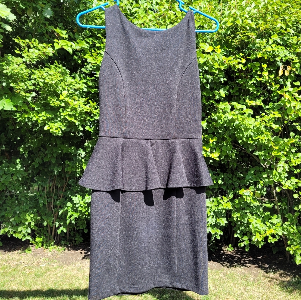 XS Eight Sixty Black Pendulum Dress